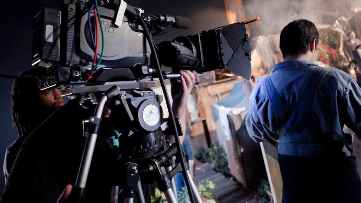 Hoe te stoppen met het verspillen van tijd op de set bij het maken van films?